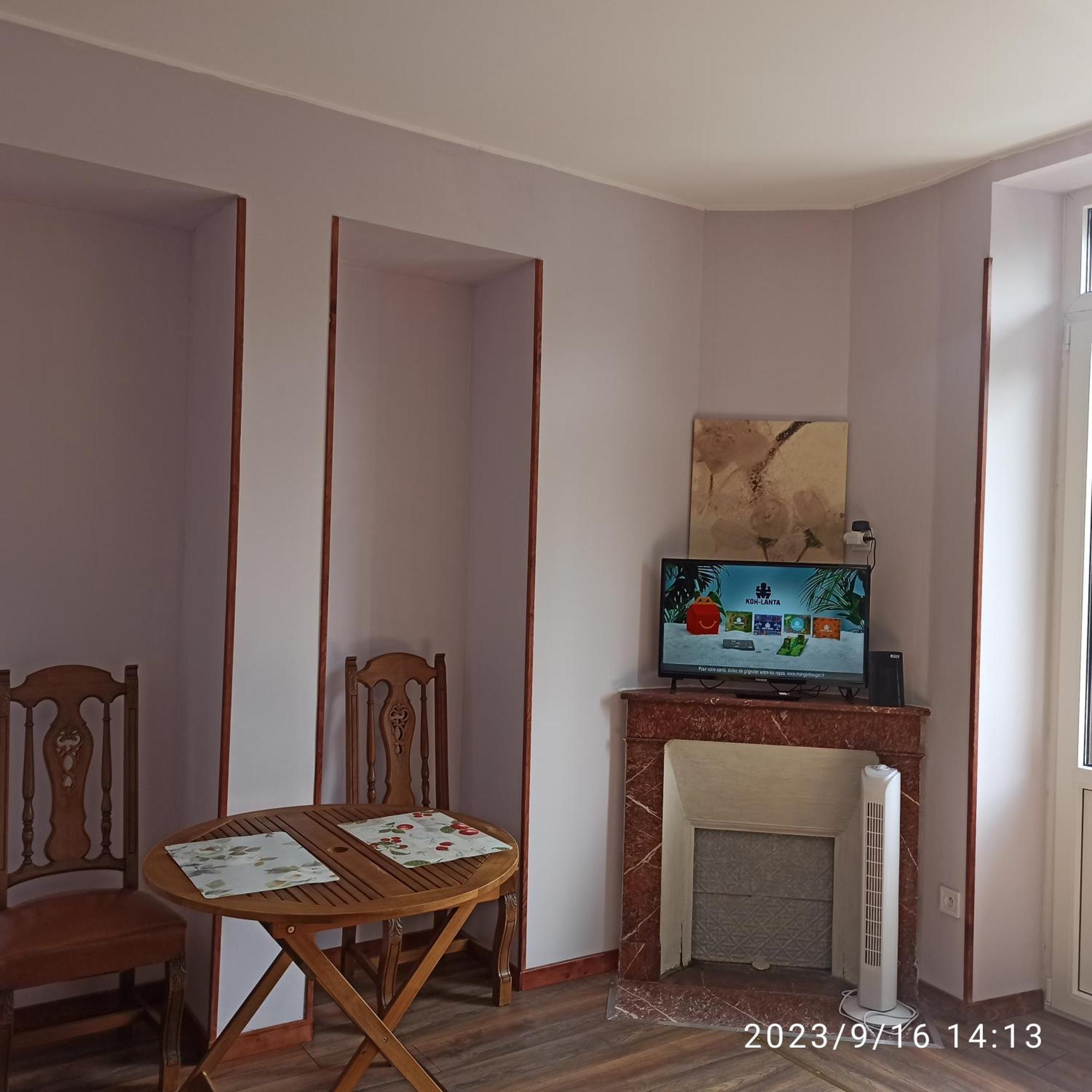 Appartements Touristique - La Colombiere Lourdes Zimmer foto